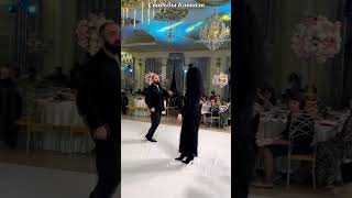 Разрывают танцпол на свадьбе