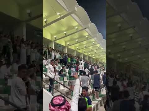 جماهير الأهلي تردد النفيعي وينه كسرنا عينه