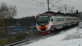 Электропоезд ЭД4М - 0501 на станции Кучино