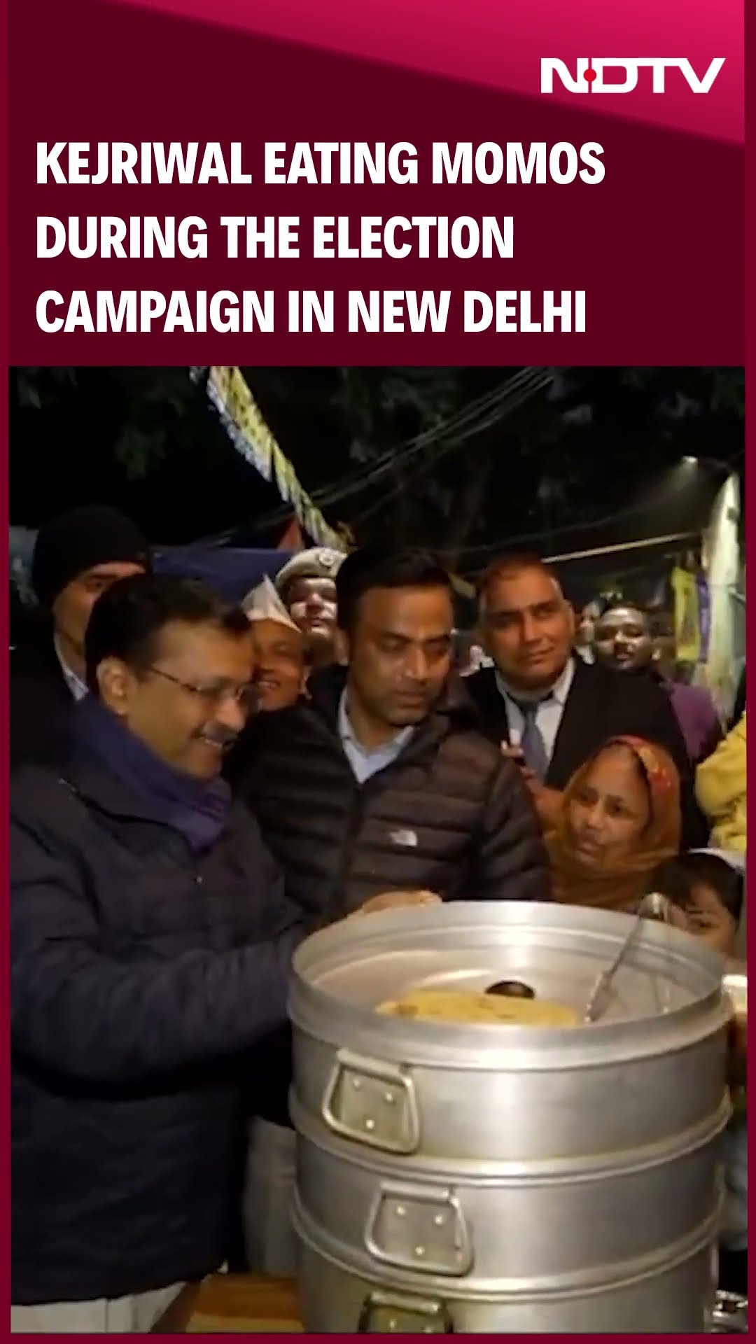 Delhi Elections | Kejriwal Eating Momos During The Election Campaign In New Delhi