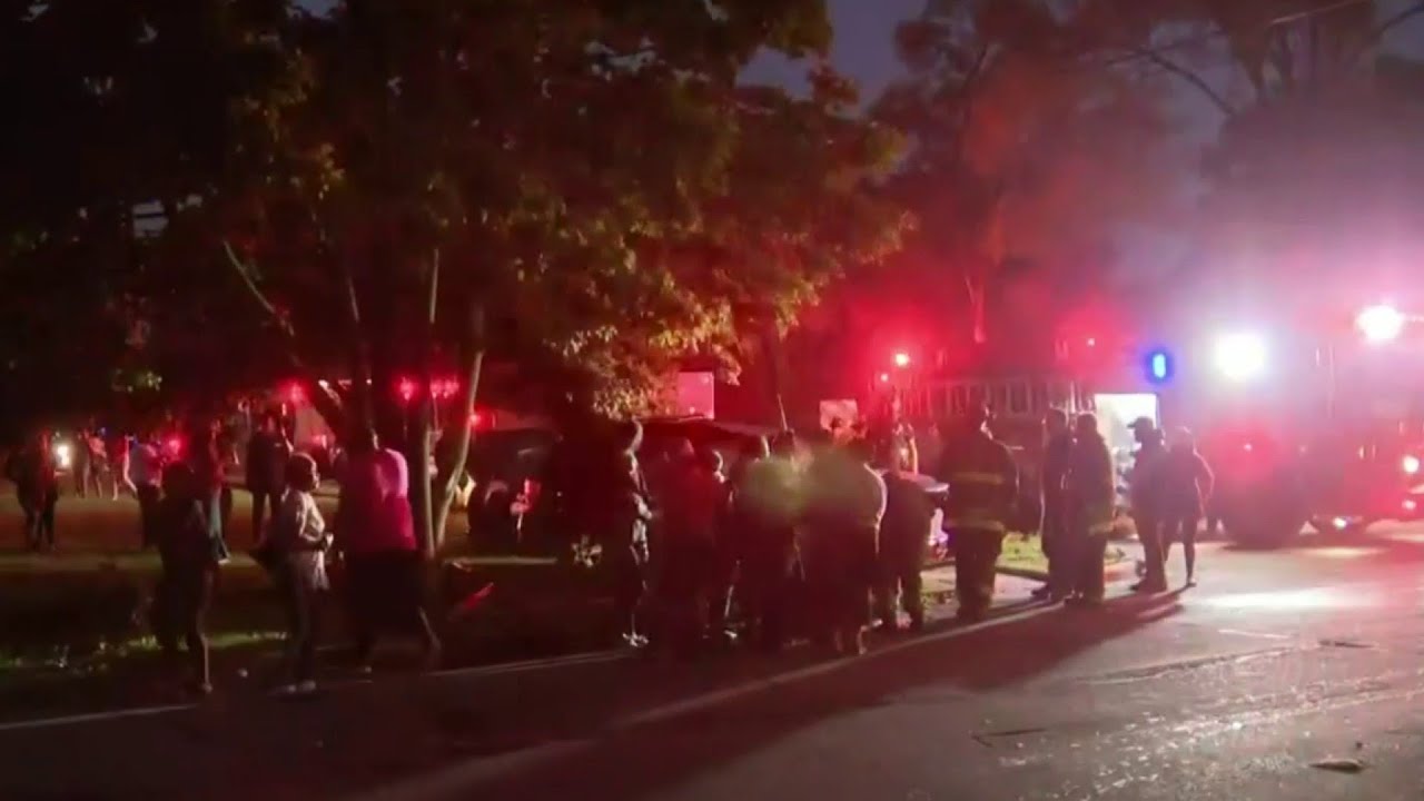 Six people, including 3 children hospitalized after rollerover crash on Detroit's west side