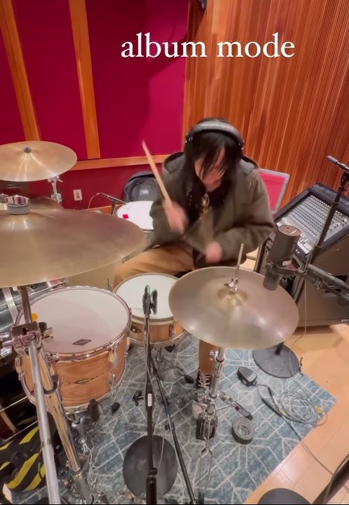 Sueco - Playing Drums