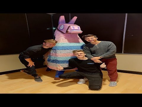 STREAMING FORTNITE FROM THE EPIC GAMES HQ! - STREAMING FORTNITE FROM THE EPIC GAMES HQ!