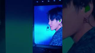 BTS (방탄소년단) @MetLife- Singularity (Taehyung solo)