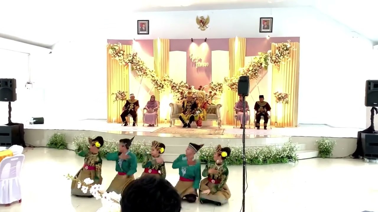 Tari kreasi Aceh - Rolllina Dancer Medan