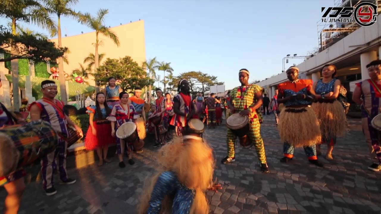 YJS X HK roller dance team " Chinese new year parde in HK"