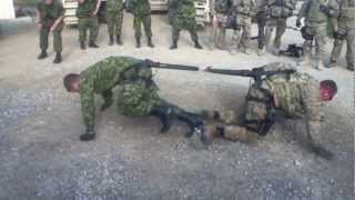 One on one soldier Tug of War, Canada vs USA screenshot 5