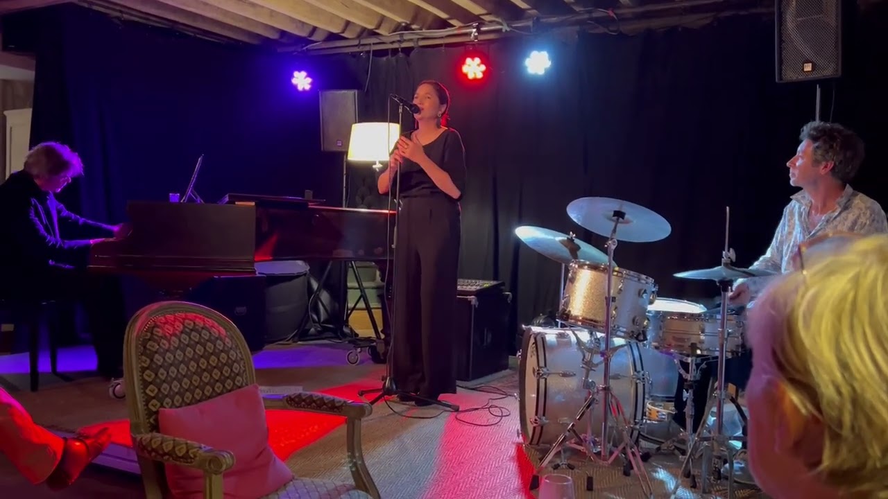 Lila Tamazit Trio on Sept. 23rd at L’Expressoir café, Marnay-sur-Seine