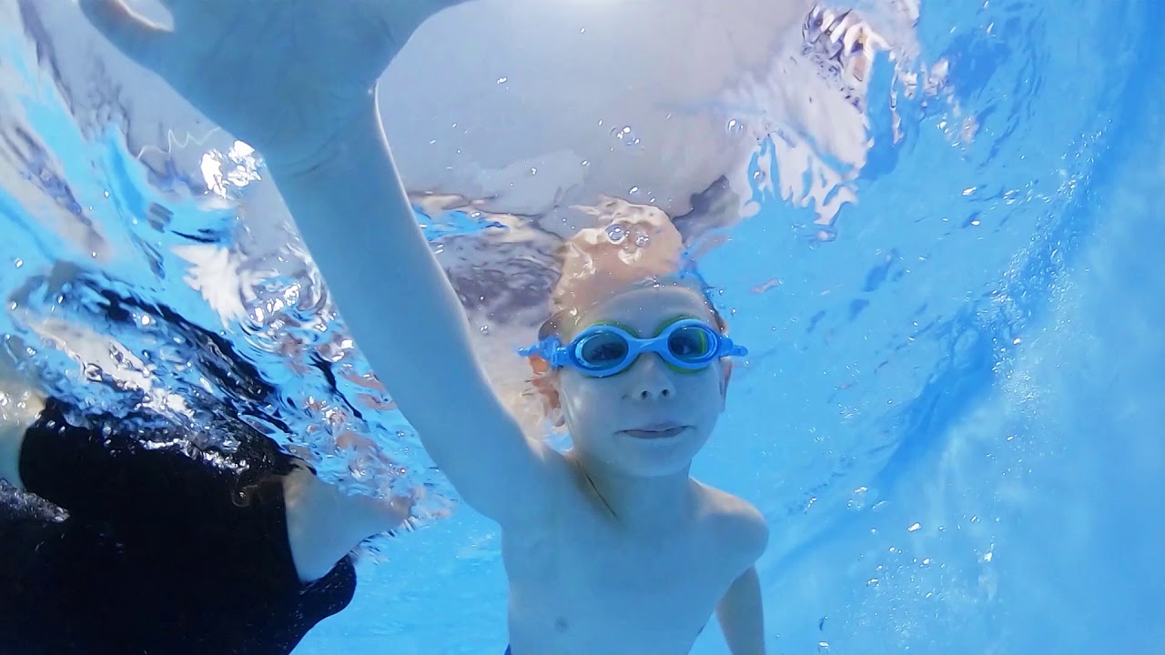 Грудничковое плавание в Новороссийске | Умею Плавать #05 - YouTube