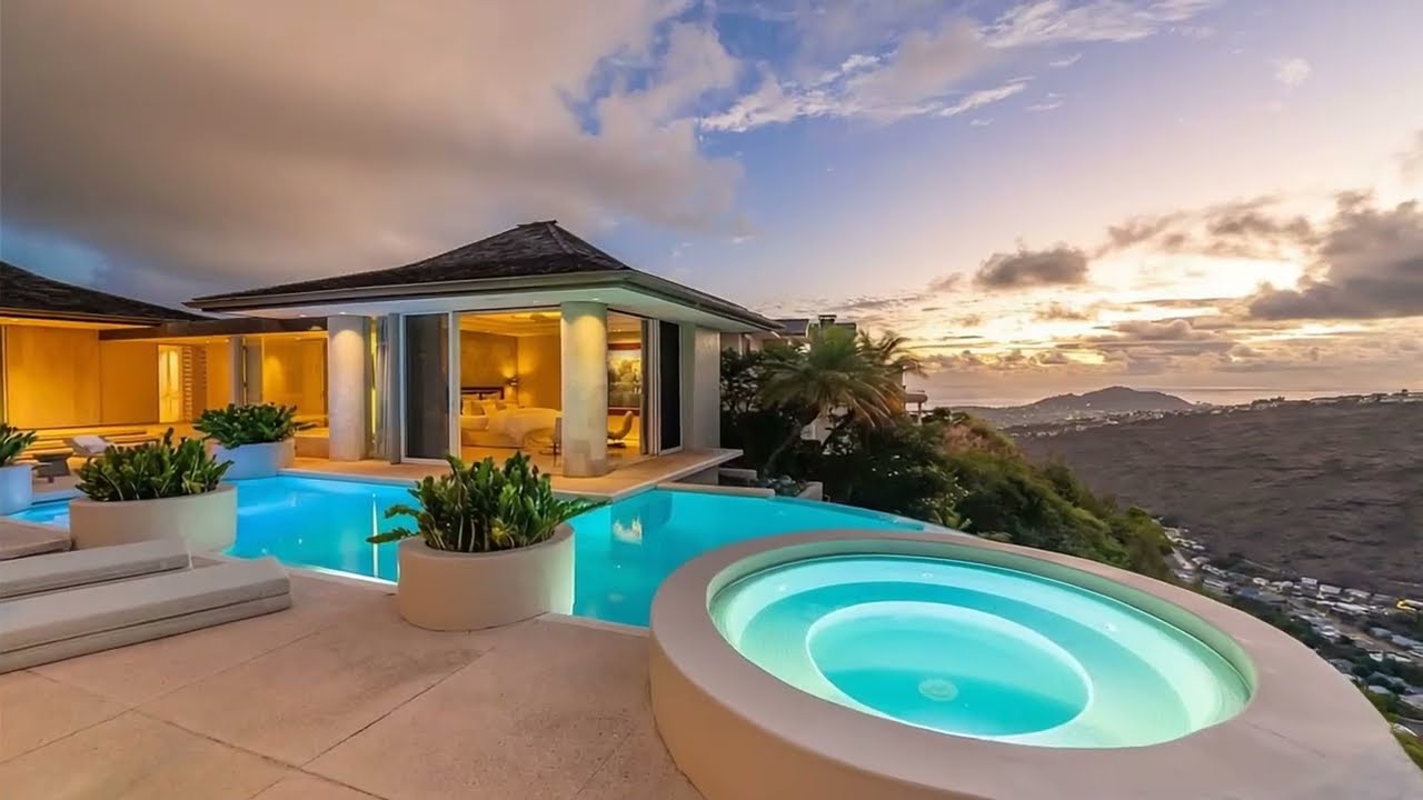 Honolulu Luxury Home: Insane Infinity Pool Rim