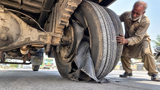 Details Overloaded Truck Axle Housing Snapped in Heavy Traffic | Emergency Roadside Repair Update