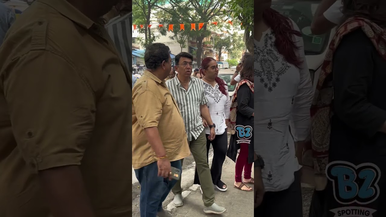 Pushkar Shrotri was seen at Atul Parchure&rsquo;s residence, paying his final respects 🕊️💐