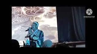 lagu, tarian yg dibawakan oleh warganegara tiongkok, diacara festival yg diadakan oleh republika