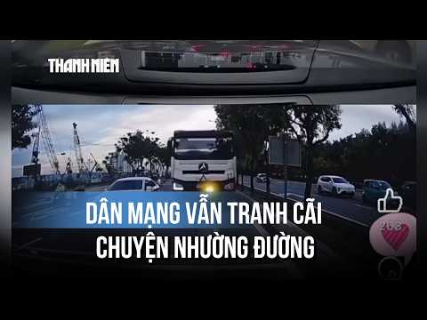 Driver Fined by Traffic Police for Honking, Netizens Still Arguing Over Right-of-Way