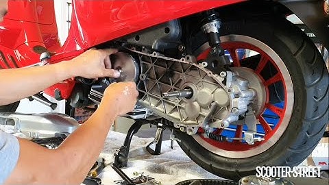 Installing Malossi Multivar Variator on Vespa Primavera 150 i-Get