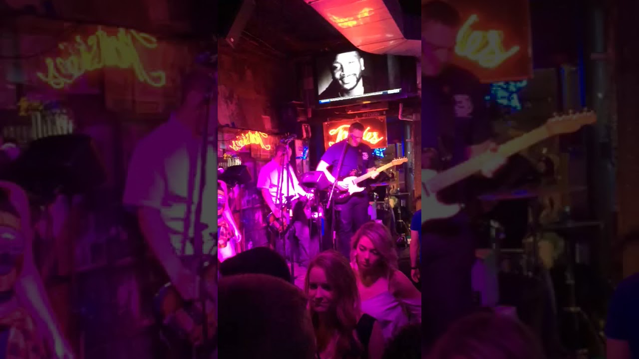 Tootsies live...Nashville.. messing with the kid....Michael Carey Digger Mullen