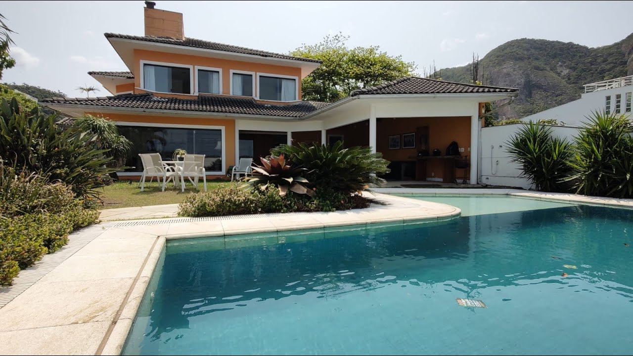 CASA EM ITACOATIARA FRENTE MAR  / CODIGO DA IMOBILIARIA CA053