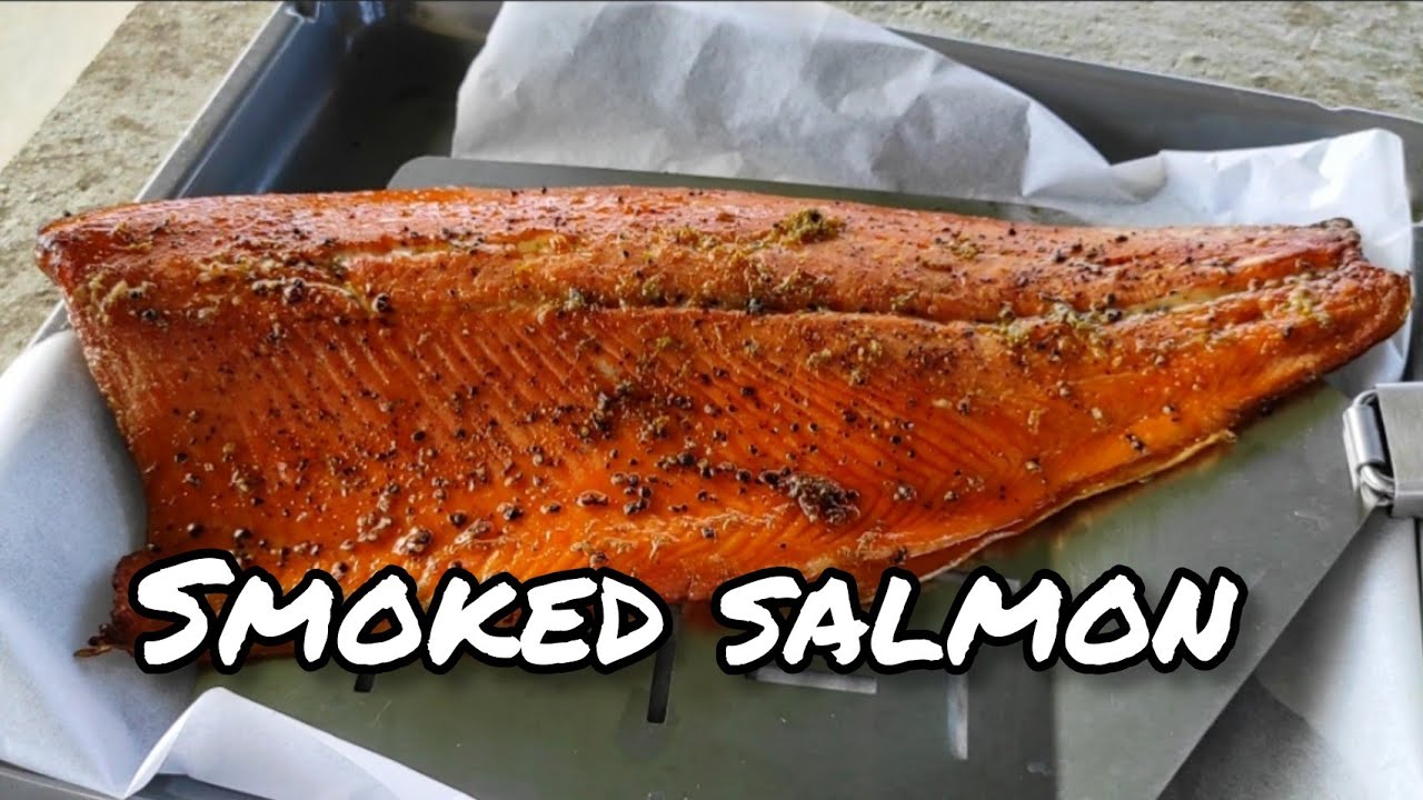 Σολομός καπνιστός. | Smoked salmon.