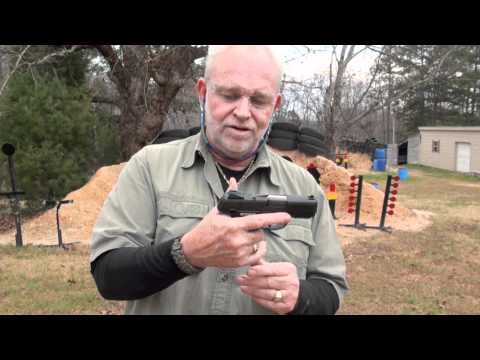 ruger-sr40c-.40-pistol-shooting