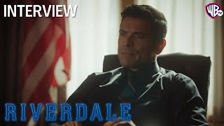 Riverdale - Salto de tiempo - Mark Consuelos Guide