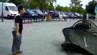 Ho Opens a 2-Second Tent