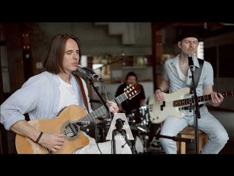 在 YouTube 上观看 Pull Him Back - Aleksi 在 YouTube 上观看 Pull Him Back - Aleksi