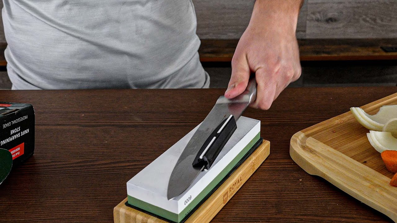 Sharpen your knife with this wet stone - YouTube
