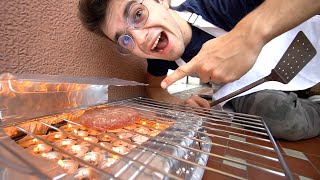 Grigliata Con Delle Candele Sul Balcone In Cucina Con Jaki