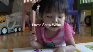 Ellie loves Snow White [Family Vlog]