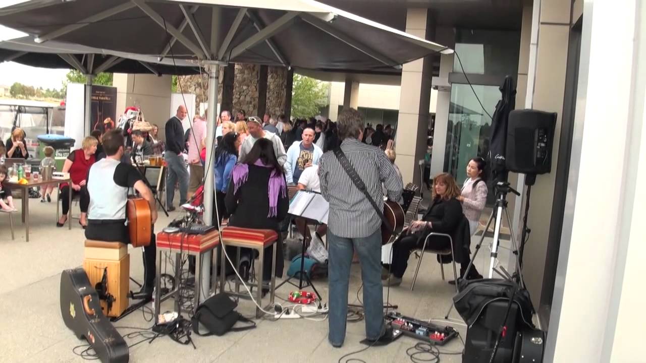 Torn  [Ednaswap / Imbruglia] Acoustic Cover by Leg Room