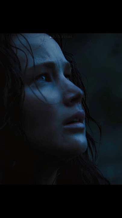 Katniss becomes a symbol of rebellion! #hungergames #jenniferlawrence