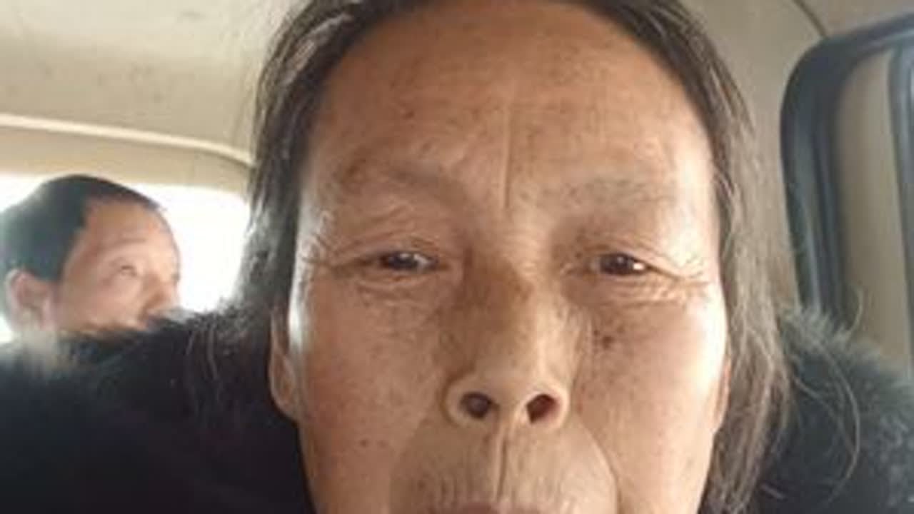 我是湖北利川团堡，今天到万州打锣鼓谢谢大家加关注点赞点赞