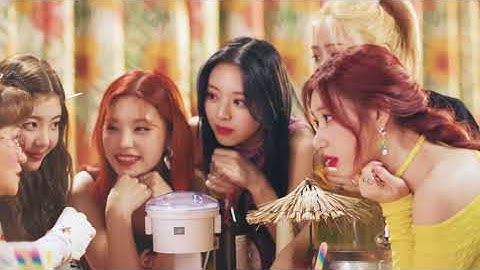 ITZY X SECOND AUNT KIM DAVI-