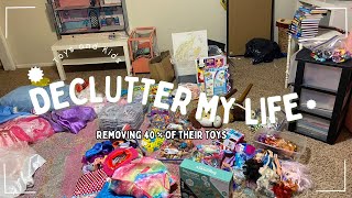 DECLUTTER AND ORGANIZE MY KIDS' TOYS//TOO MUCH STUFF// FROM MESS TO LESS