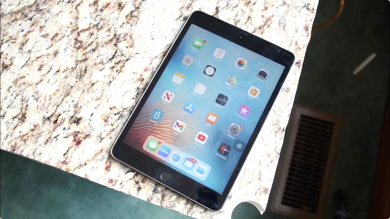 iPad Mini 3 In 2025! (Still Worth It?) (Review) - YouTube