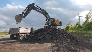 VOLVO EC480 L loading dump truck