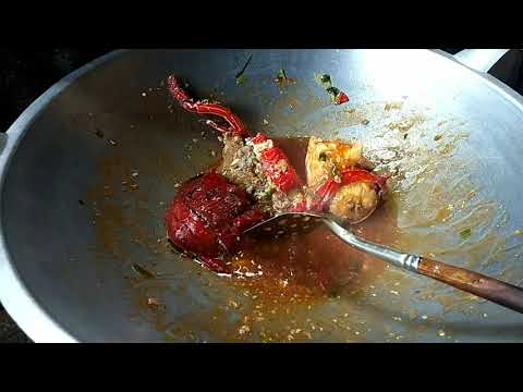 Video: Cara Mendidihkan Ekor Lobster (dengan Gambar)