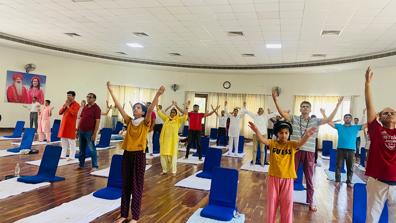 Dynamic Meditation In Osho Ashram | Osho Ashram Hisar | Satya Chetan and Mukta Vlogs