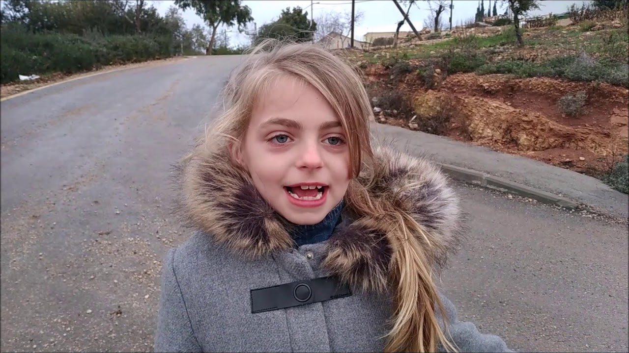 בקיצור. דרושה קומונרית לגבעת הראל