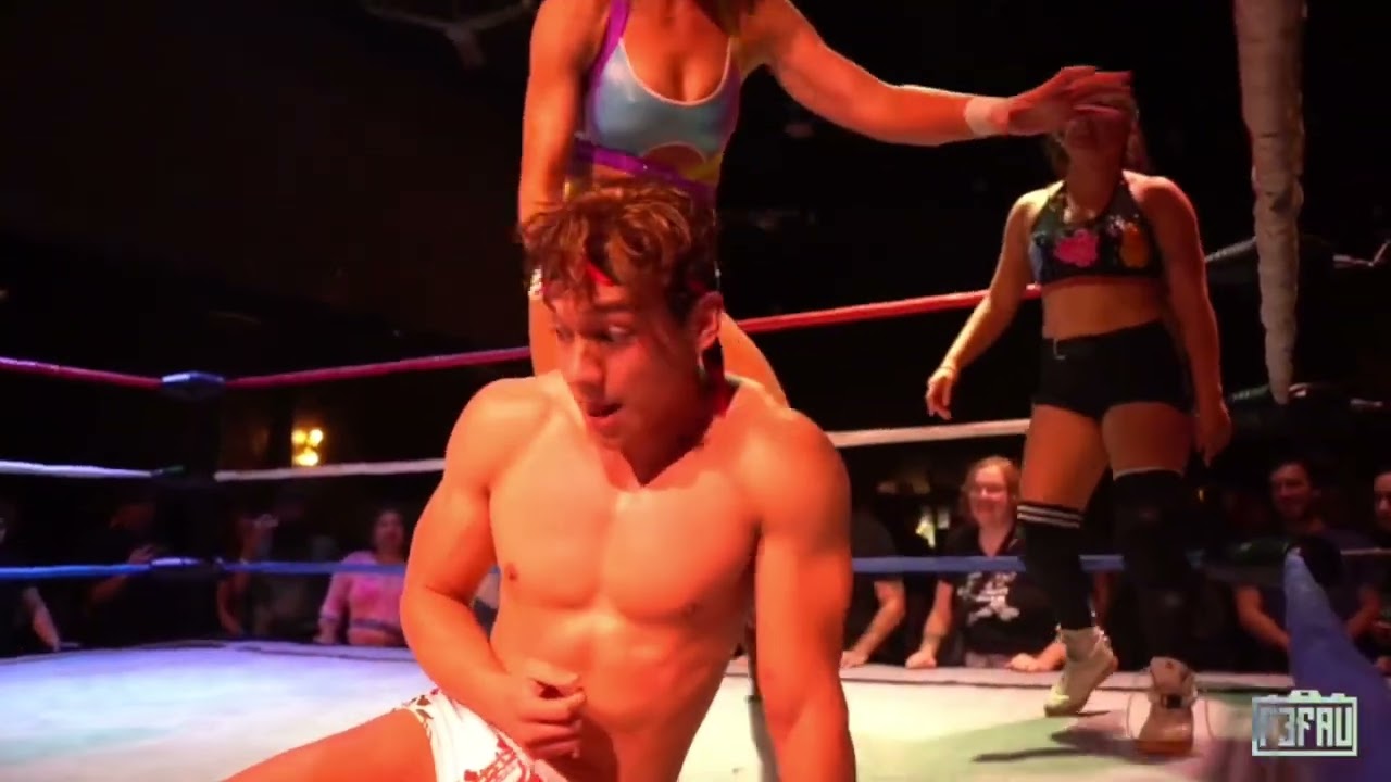 Johnnie Robbie Vs Ray Lyn Vs Damian Desire at HOODSLAM