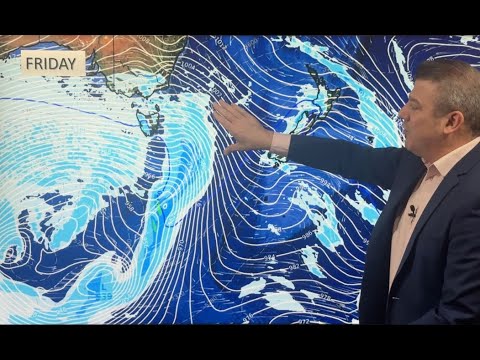 Windy weekend as westerlies blow through - YouTube