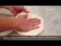 How to stretch the original neapolitan pizza   Come stendere la pizza napoletana