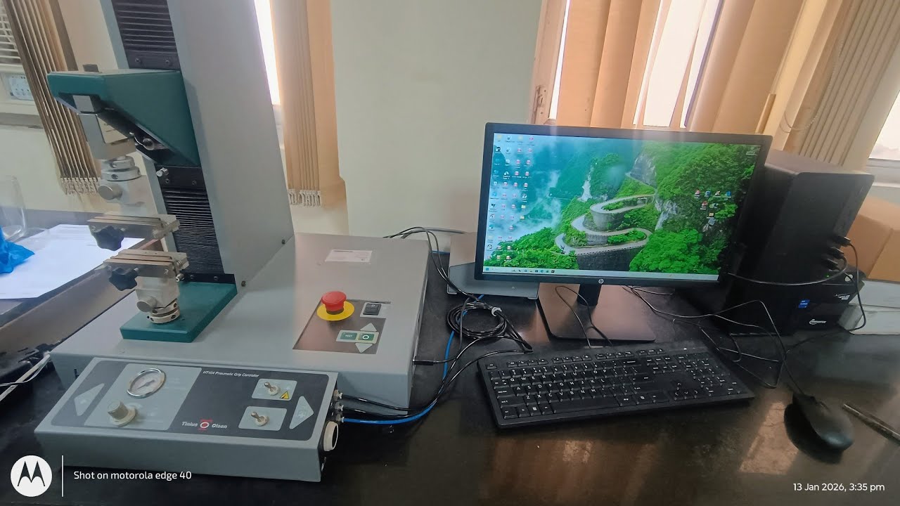 How a Universal Testing Machine Works | Quick Lab Demo