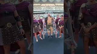 PEREIRA entra a la Velada en un TRONO
