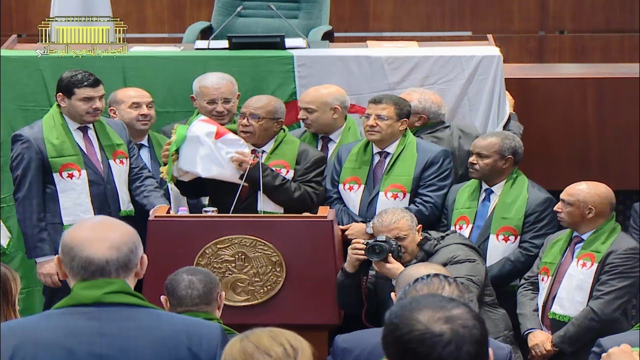 كلمة مؤثرة للدكتور محمد لحسن زغيدي قبيل التصويت على مقترح القانون المتعلق بتجريم الاستعمار للجزائر