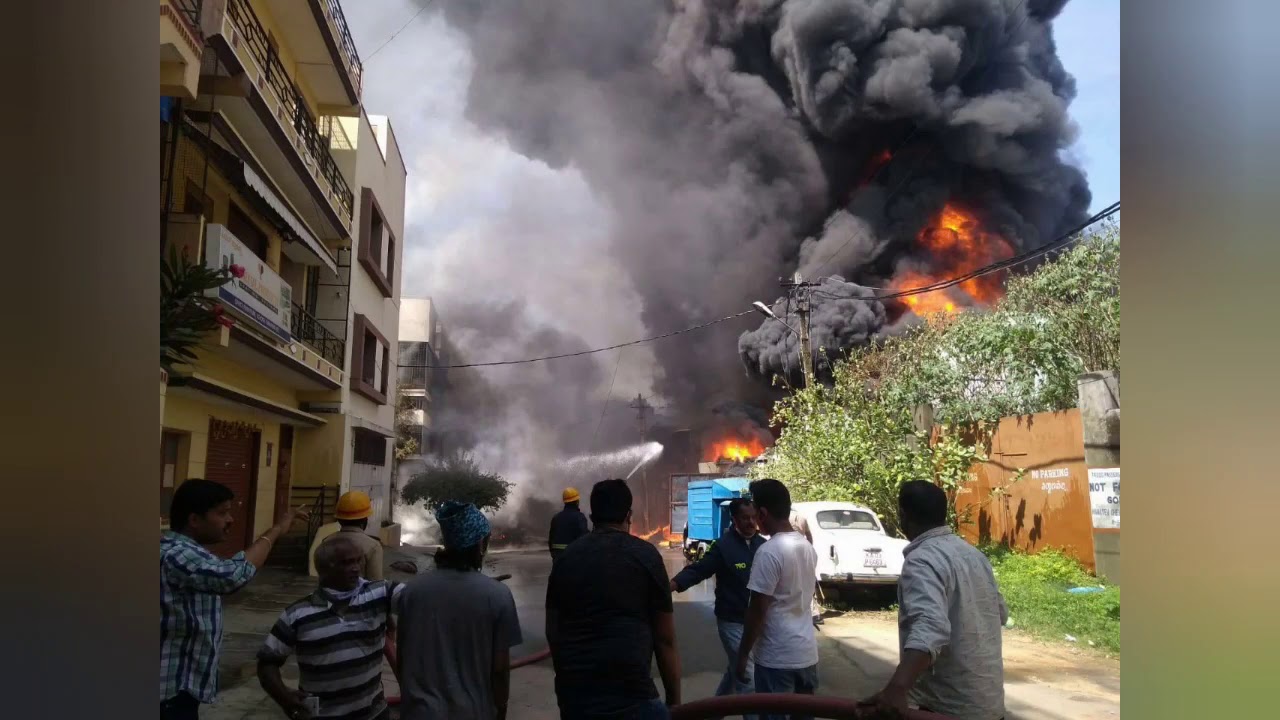 Bengaluru :Fire breaks out at chemical factory  no casualties reported. Firefighters in action