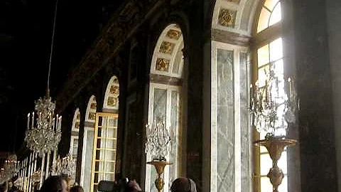 Quanti specchi ha la Galleria degli Specchi?