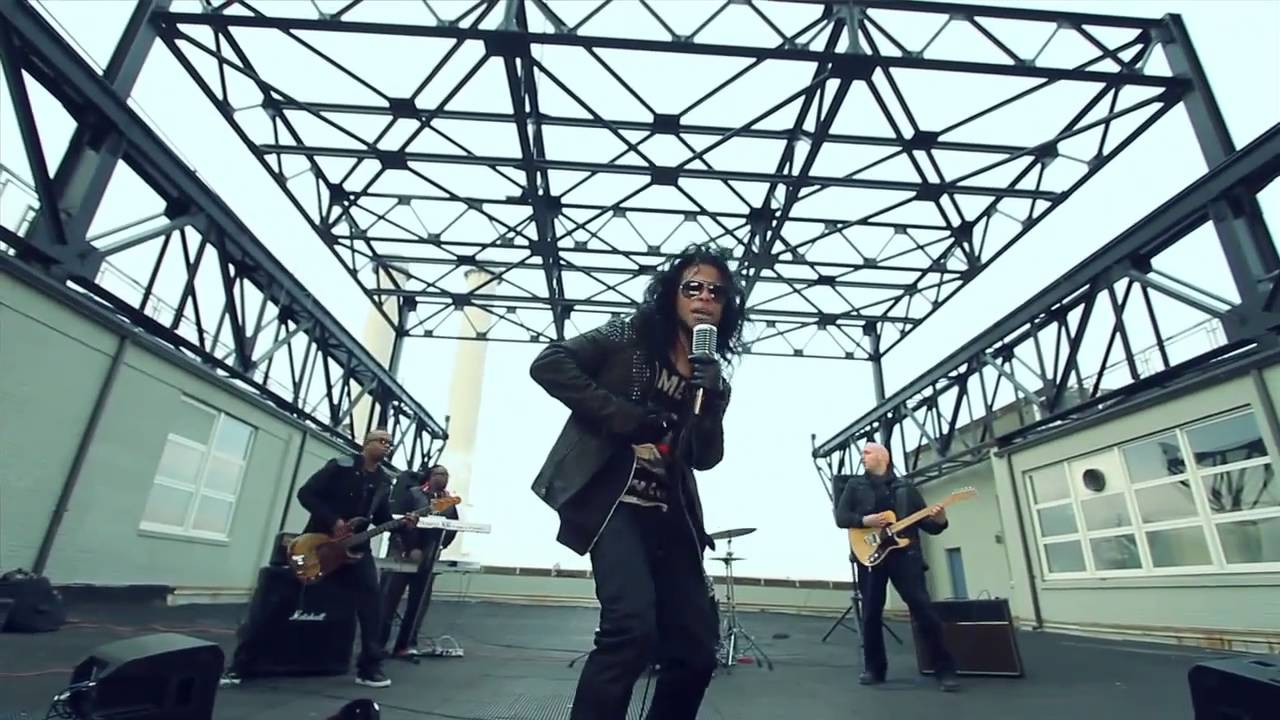 Unique — "Maniac" (MusicXclusives.com)