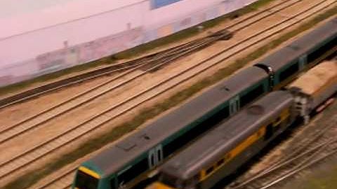 T71-V05-Midland Mainline OO Gauge Turbostar at Peterborough EXEC 2008