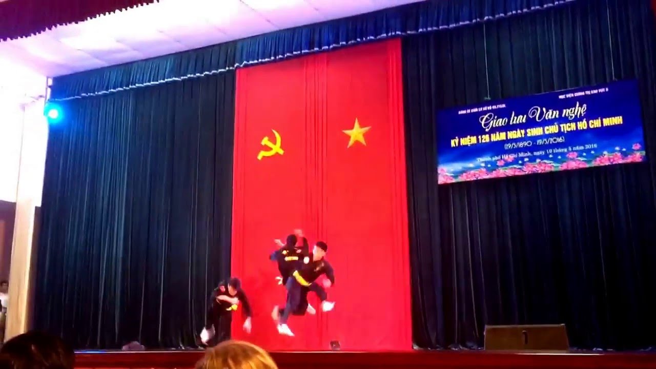 SV Vovinam và Võ cổ truyền USH biểu diễn giao lưu tại HVCT KVII